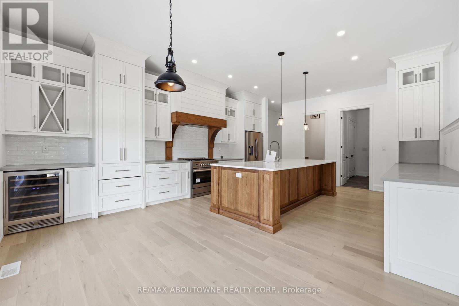 9042 Sideroad 10, Erin, Ontario  L7J 2L8 - Photo 12 - X12826974