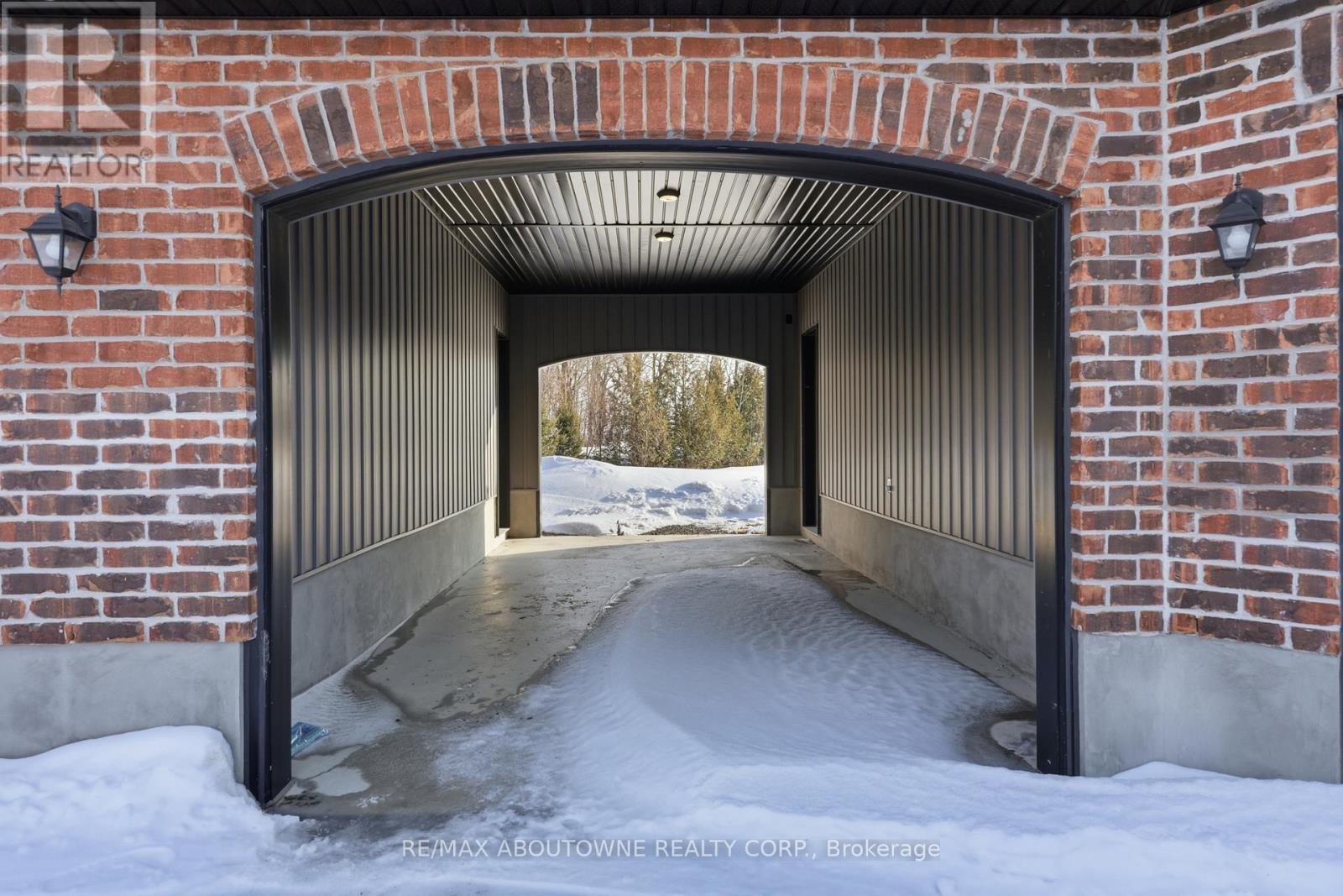 9042 Sideroad 10, Erin, Ontario  L7J 2L8 - Photo 24 - X12826974