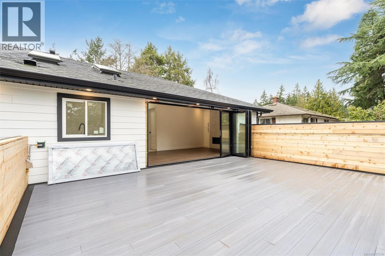 5281 Santa Clara Ave, Saanich, British Columbia  V8Y 1W6 - Photo 32 - 1027234