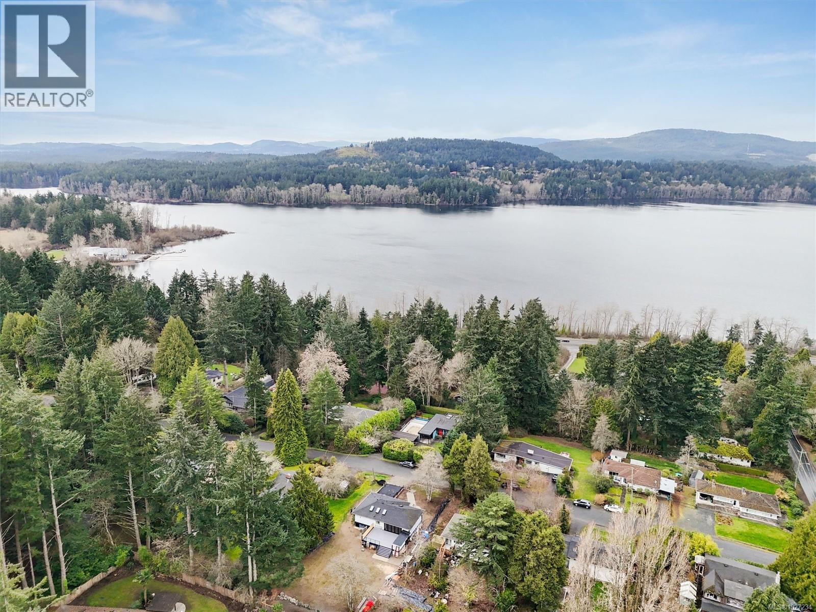 5281 Santa Clara Ave, Saanich, British Columbia  V8Y 1W6 - Photo 54 - 1027234