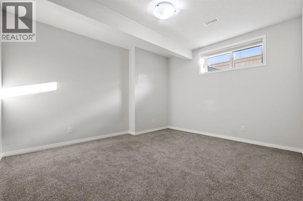 3 Hillcrest Close E, Airdrie, Alberta  T4B 4T9 - Photo 16 - A2274350