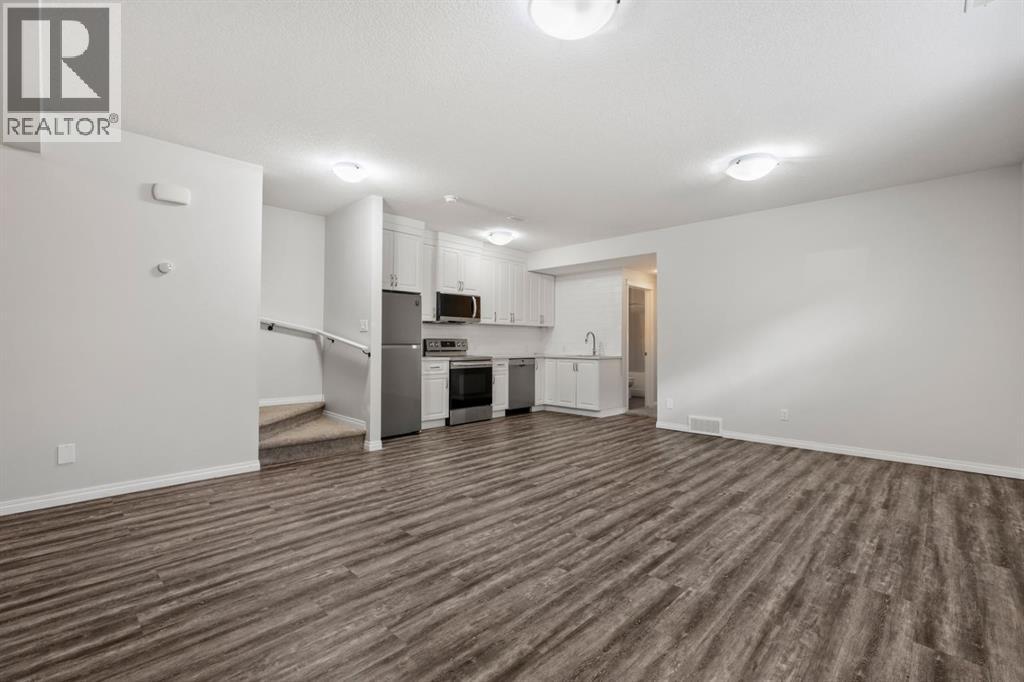 3 Hillcrest Close E, Airdrie, Alberta  T4B 4T9 - Photo 13 - A2274350