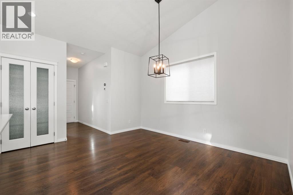 3 Hillcrest Close E, Airdrie, Alberta  T4B 4T9 - Photo 9 - A2274350