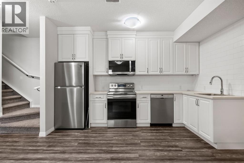 3 Hillcrest Close E, Airdrie, Alberta  T4B 4T9 - Photo 15 - A2274350