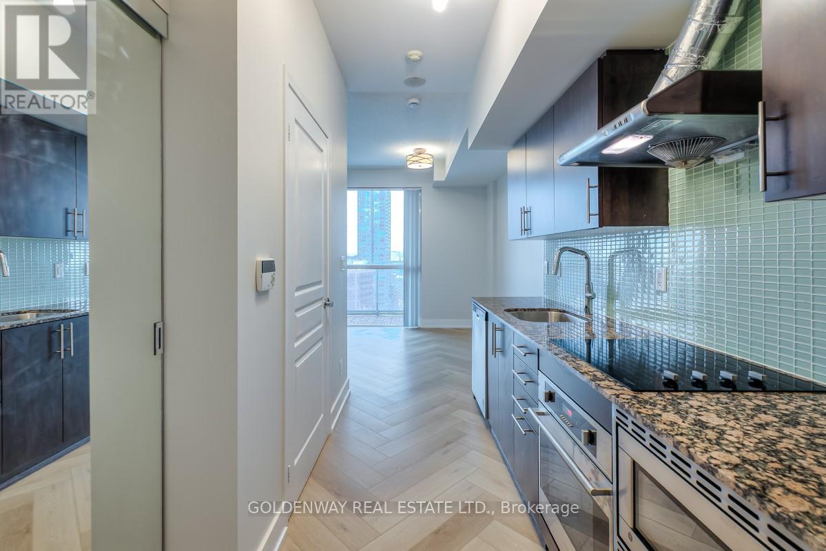 2009 - 352 Front Street W, Toronto, Ontario M5V 0K3 - Photo 2 - C12830088