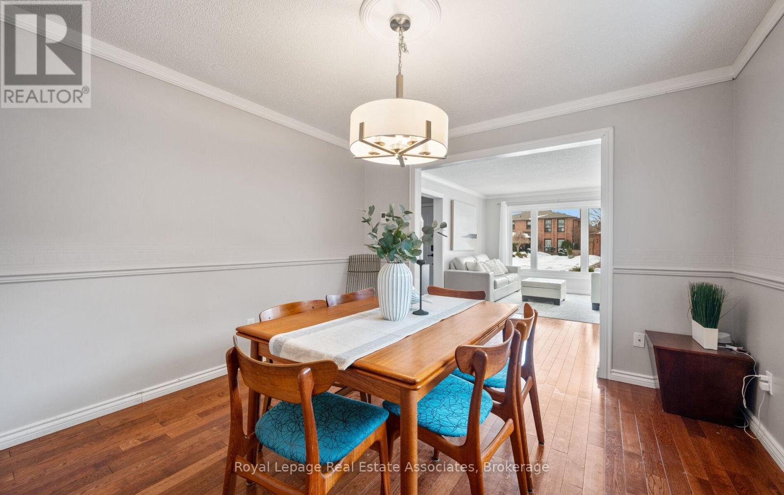 5 Vantage Circle, Mississauga, Ontario  L5M 2L2 - Photo 10 - W12830054