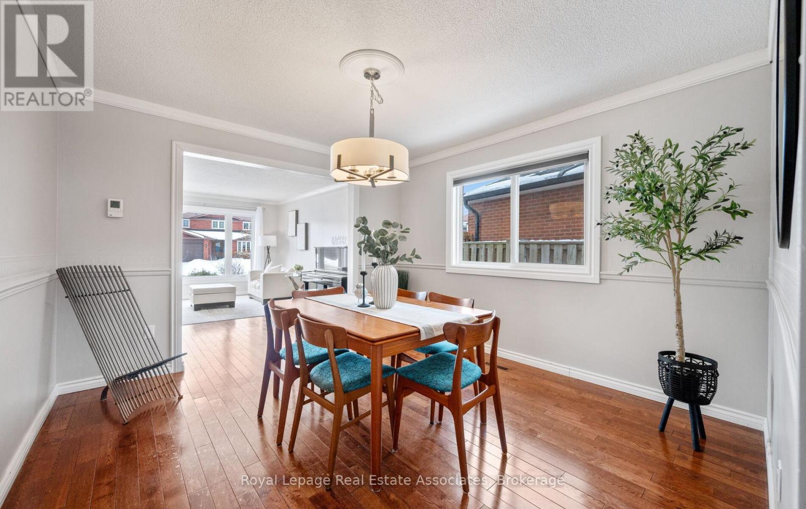 5 Vantage Circle, Mississauga, Ontario  L5M 2L2 - Photo 11 - W12830054