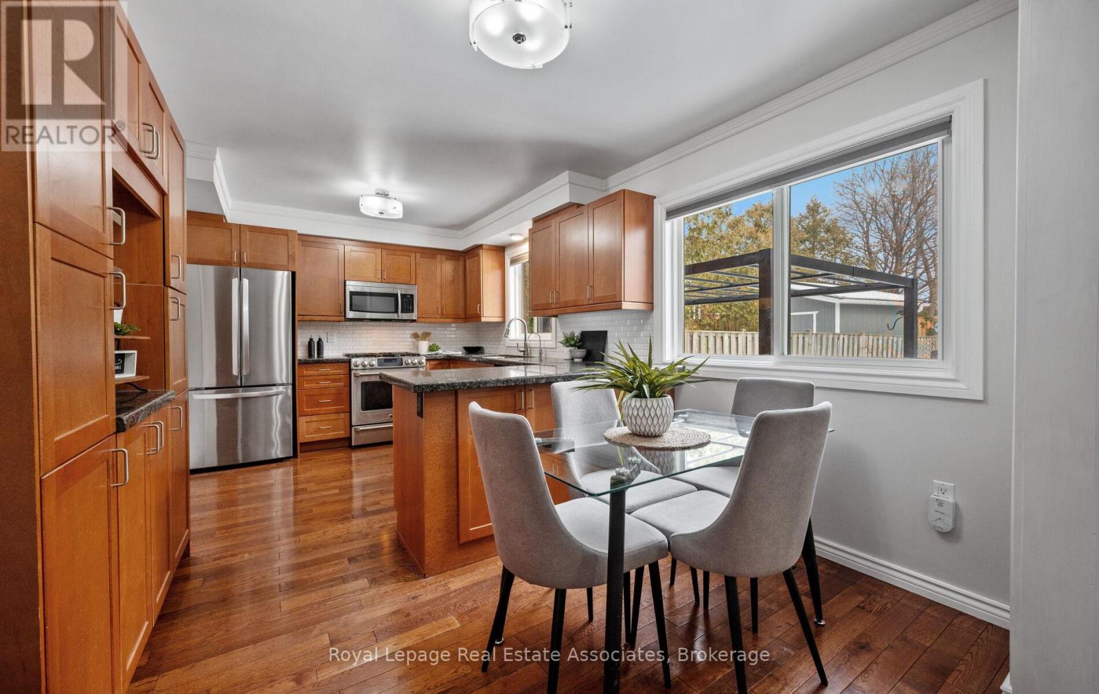 5 Vantage Circle, Mississauga, Ontario  L5M 2L2 - Photo 12 - W12830054