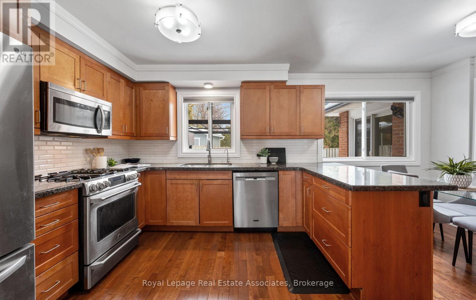 5 Vantage Circle, Mississauga, Ontario  L5M 2L2 - Photo 17 - W12830054