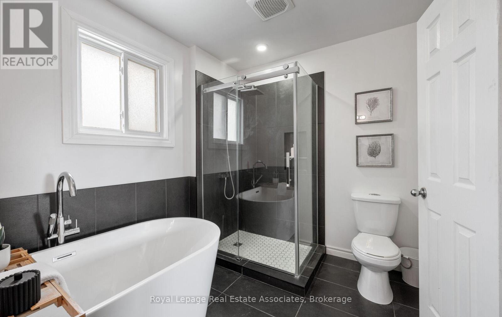 5 Vantage Circle, Mississauga, Ontario  L5M 2L2 - Photo 31 - W12830054