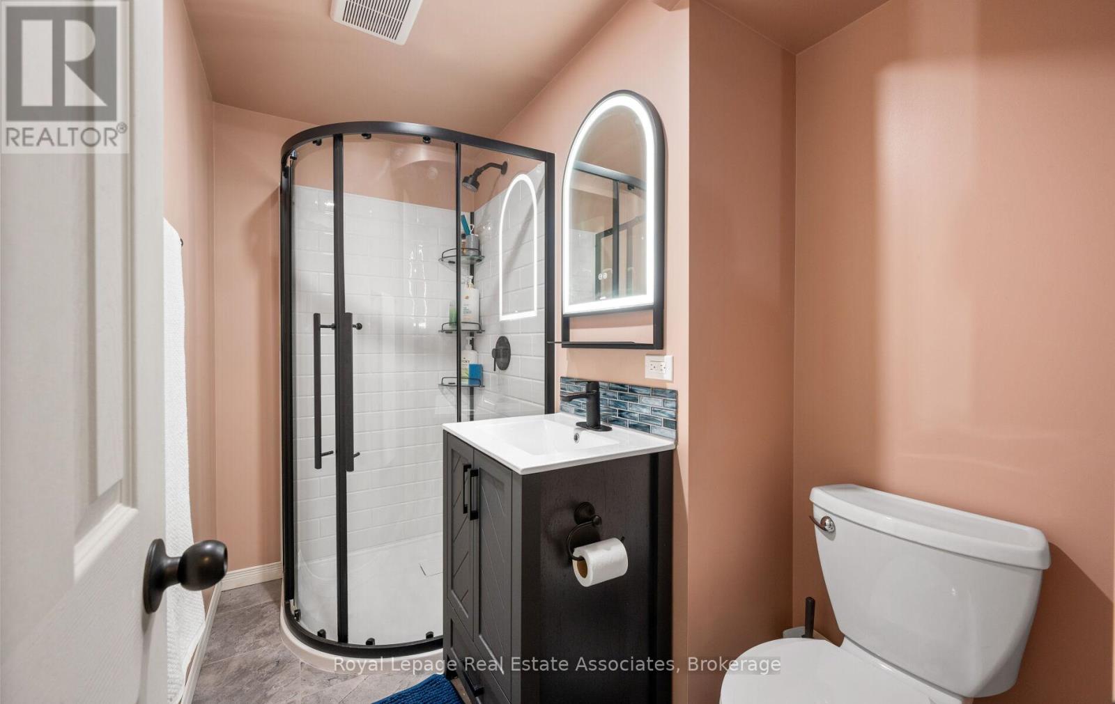 5 Vantage Circle, Mississauga, Ontario  L5M 2L2 - Photo 43 - W12830054