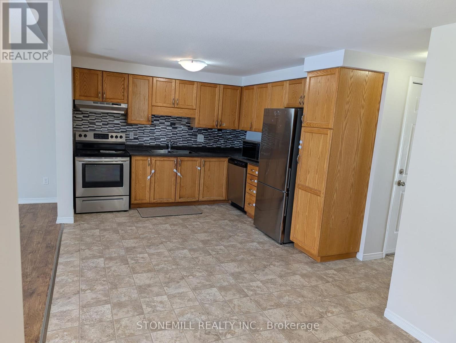 171 Highbrook Street, Kitchener, Ontario  N2E 3P6 - Photo 5 - X12830090