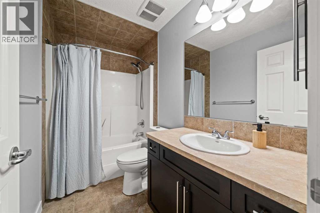 444 Crystal Green Manor, Okotoks, Alberta  T1S 0A3 - Photo 33 - A2288533