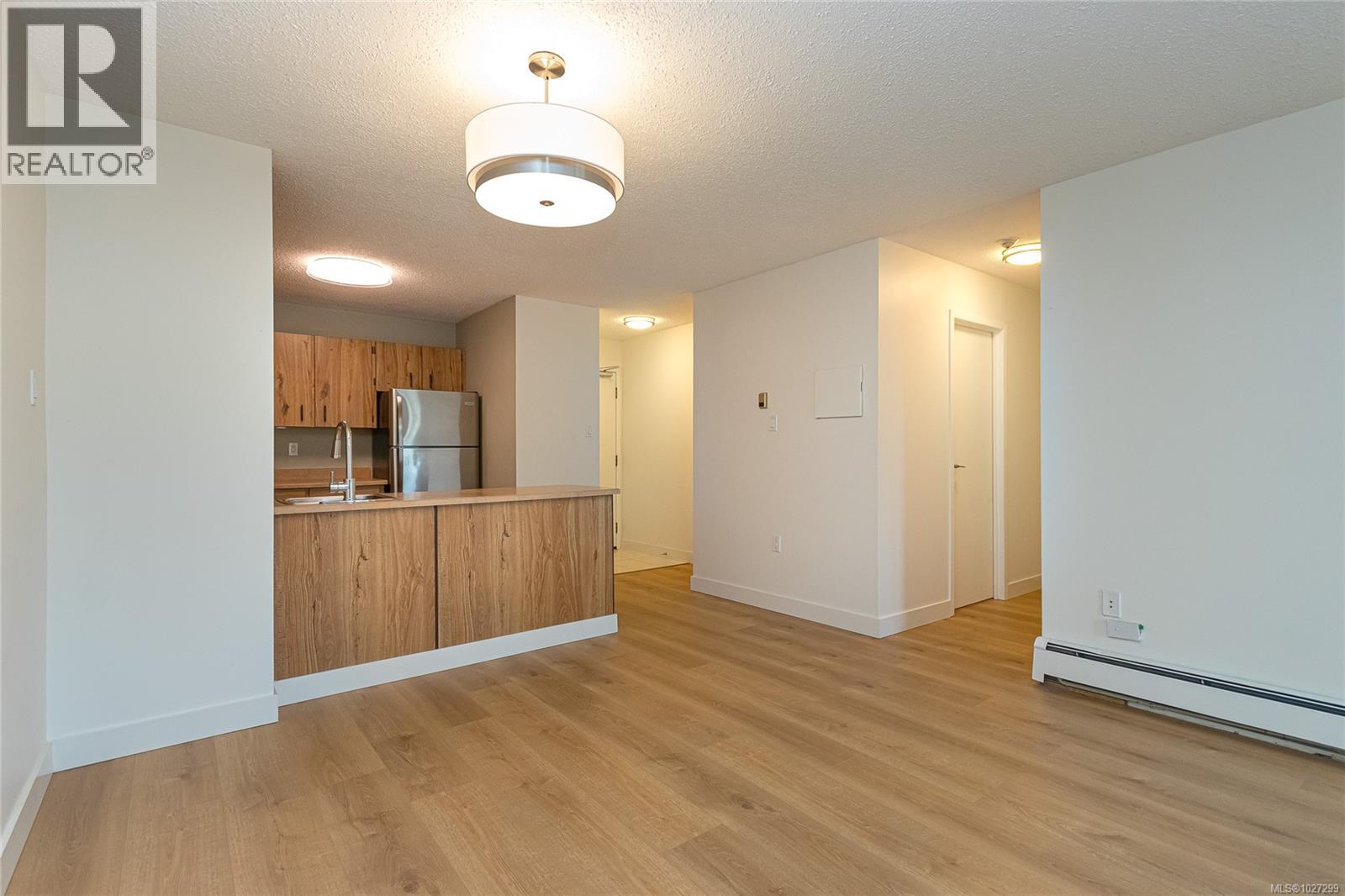 209 1745 Leighton Rd, Victoria, British Columbia V8R 6R6 - Photo 9 - 1027299