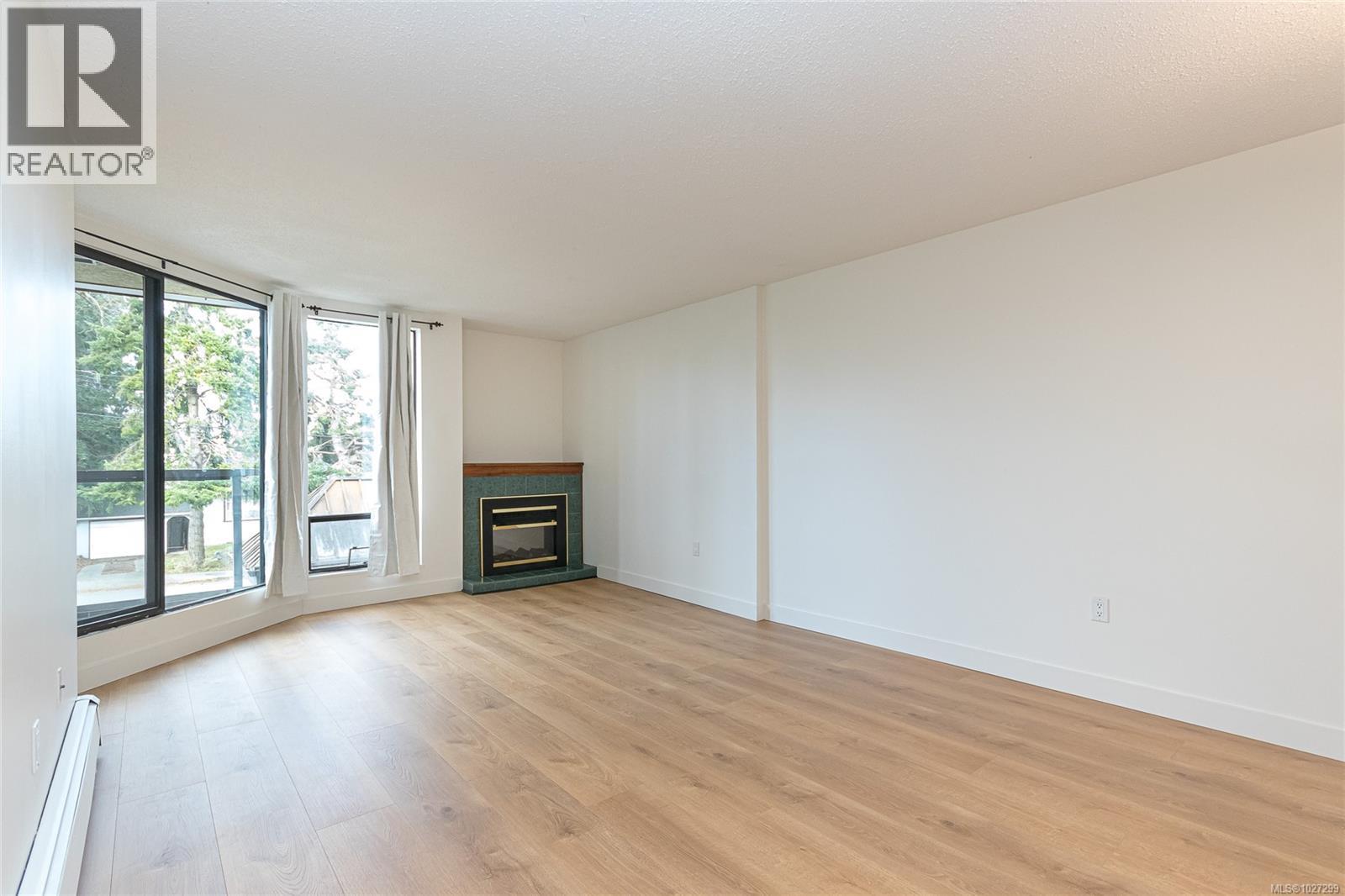 209 1745 Leighton Rd, Victoria, British Columbia V8R 6R6 - Photo 6 - 1027299