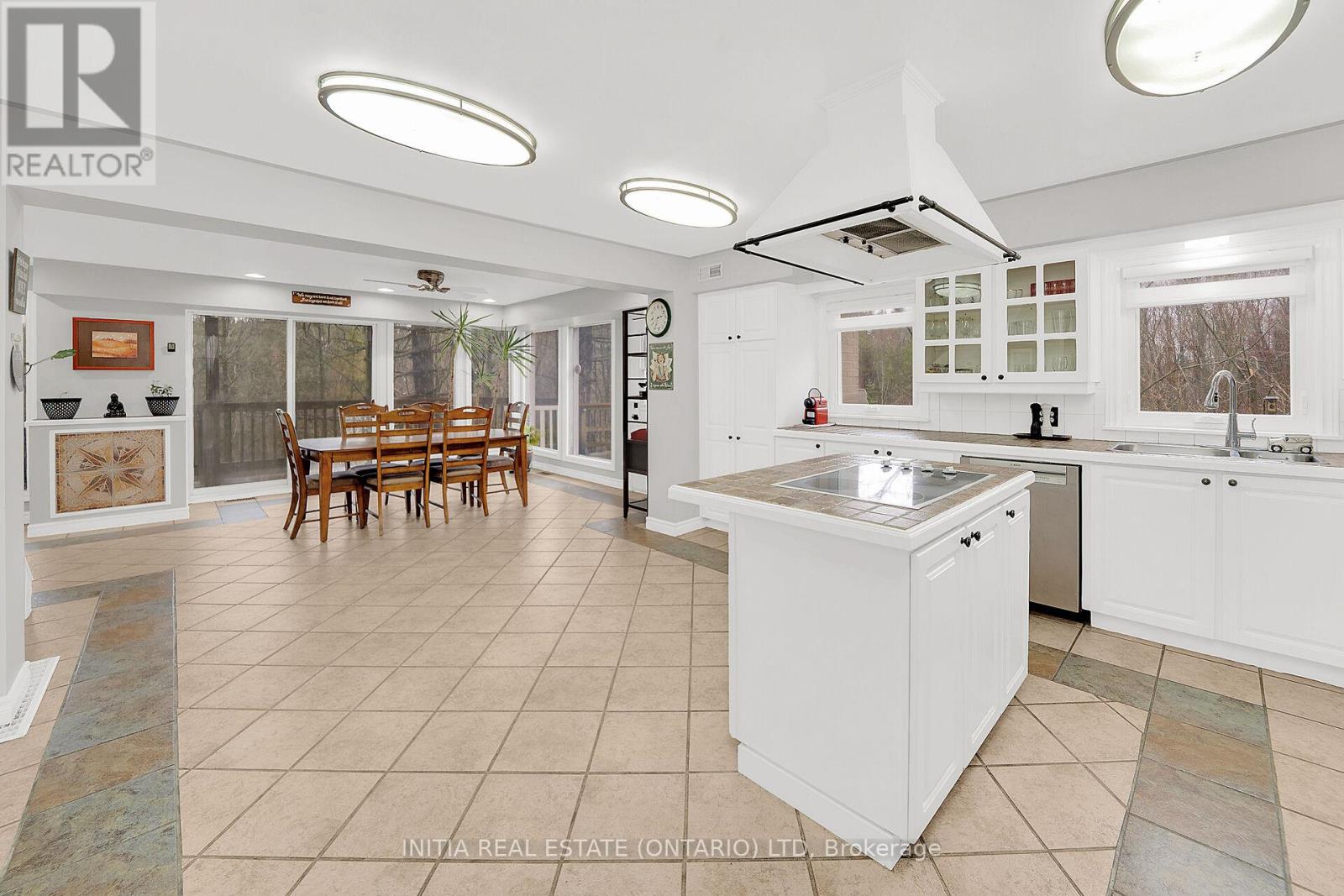 16030 Humber Station Road, Caledon, Ontario  L7E 0Y9 - Photo 4 - W12830108