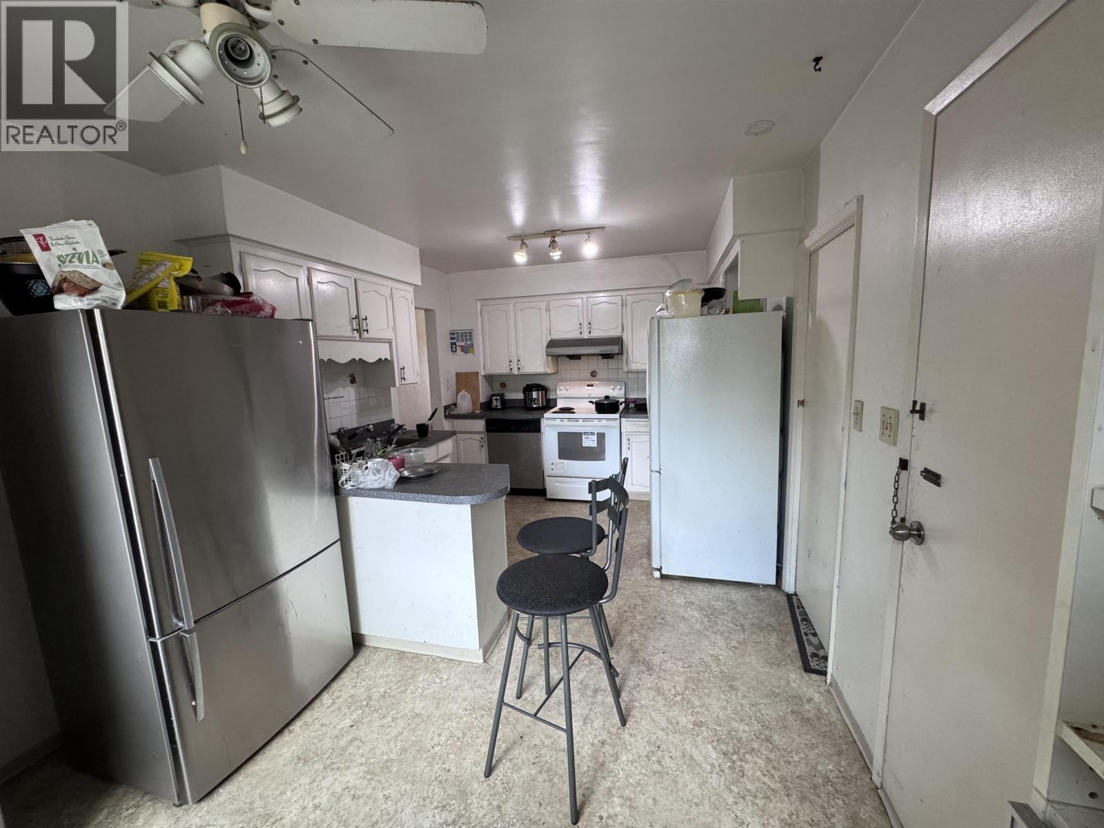 8356 Elliot Street, Vancouver, British Columbia  V5S 2P2 - Photo 2 - R3093371