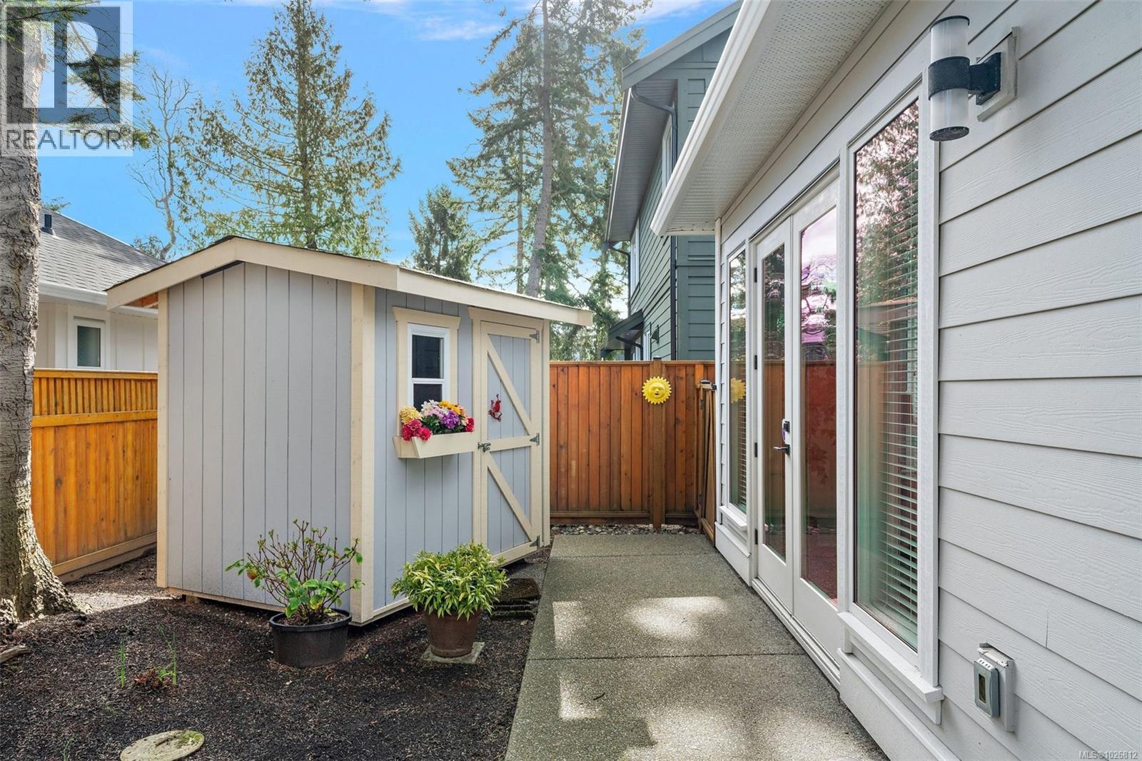 2251 Frost Ave, Sidney, British Columbia  V8L 1P7 - Photo 24 - 1026812