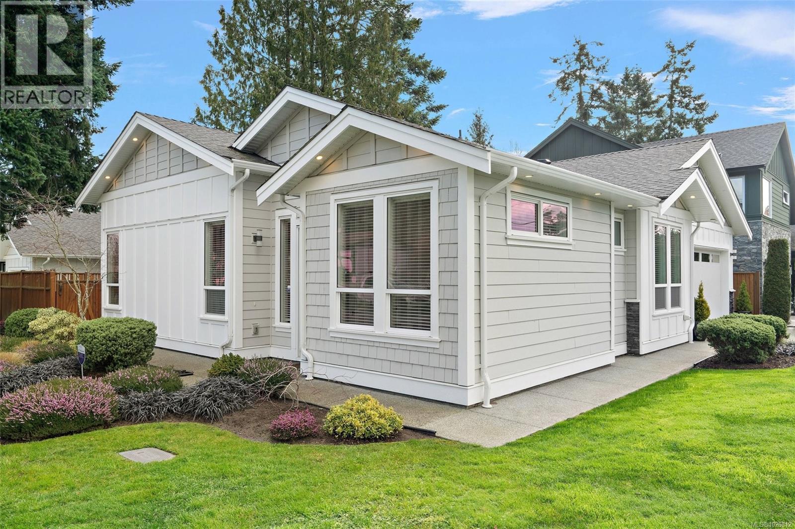 2251 Frost Ave, Sidney, British Columbia  V8L 1P7 - Photo 26 - 1026812