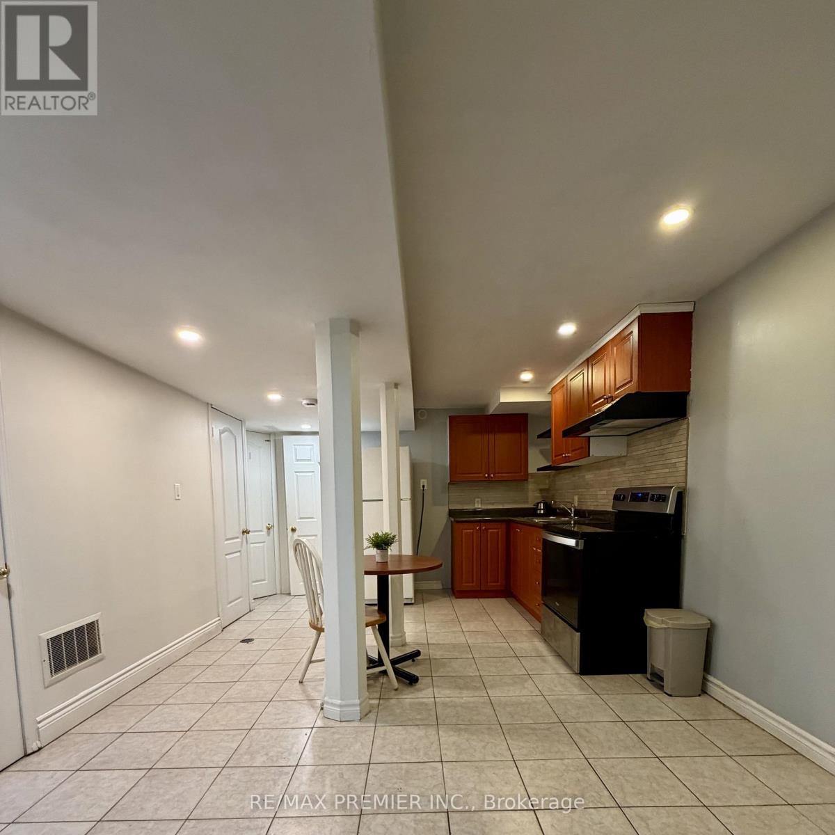 5272 Brookwood Court, Mississauga, Ontario  L5V 2N8 - Photo 27 - W12808172