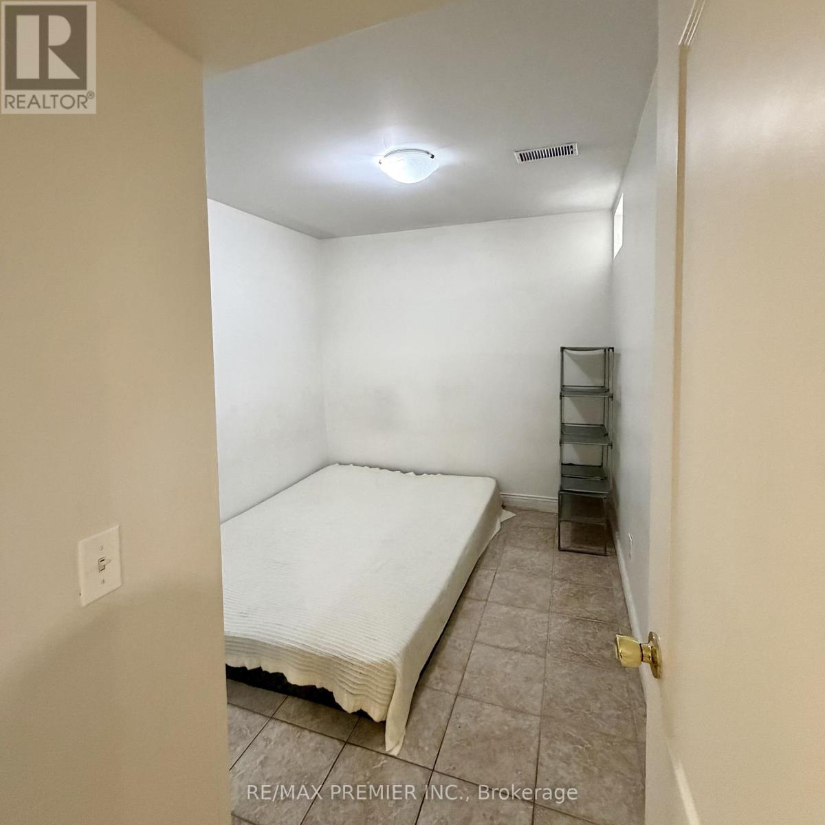 5272 Brookwood Court, Mississauga, Ontario  L5V 2N8 - Photo 33 - W12808172