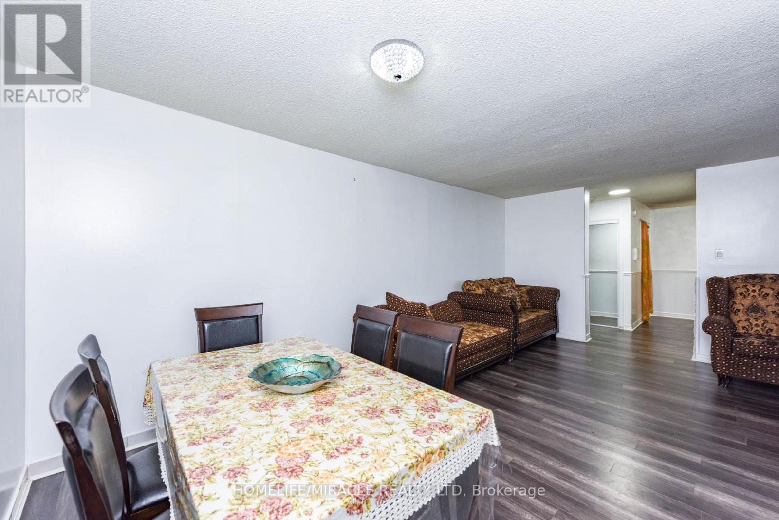 2005 - 18 Knightsbridge Road, Brampton, Ontario  L6T 3X5 - Photo 11 - W12809506