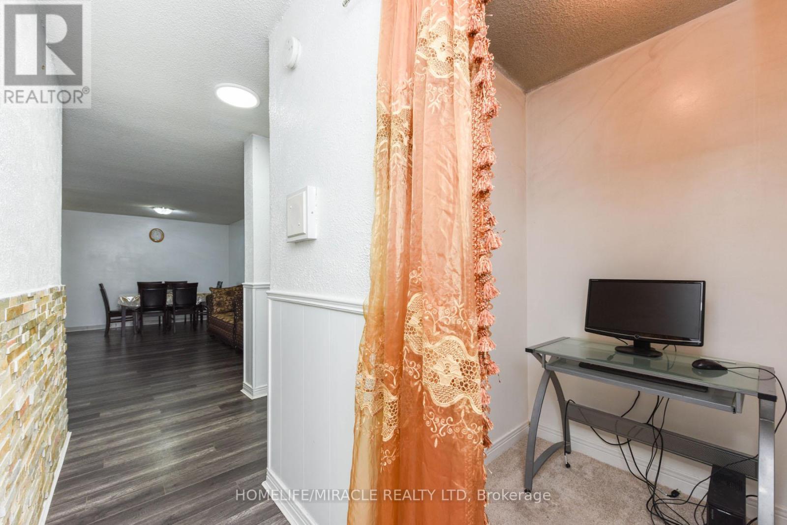 2005 - 18 Knightsbridge Road, Brampton, Ontario  L6T 3X5 - Photo 27 - W12809506