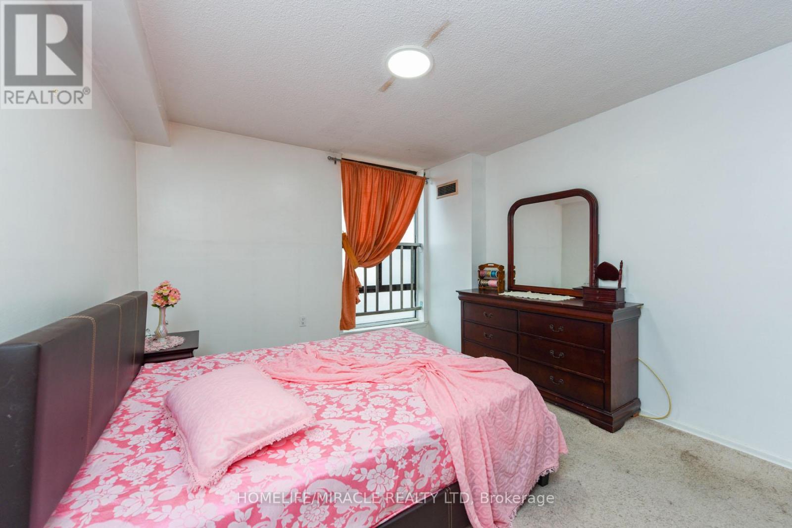 2005 - 18 Knightsbridge Road, Brampton, Ontario  L6T 3X5 - Photo 20 - W12809506