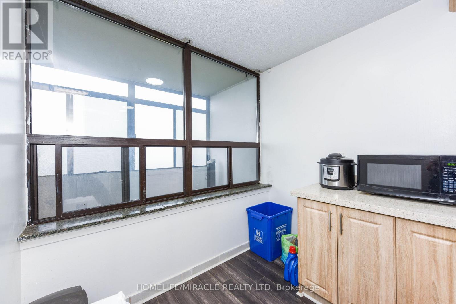 2005 - 18 Knightsbridge Road, Brampton, Ontario  L6T 3X5 - Photo 35 - W12809506