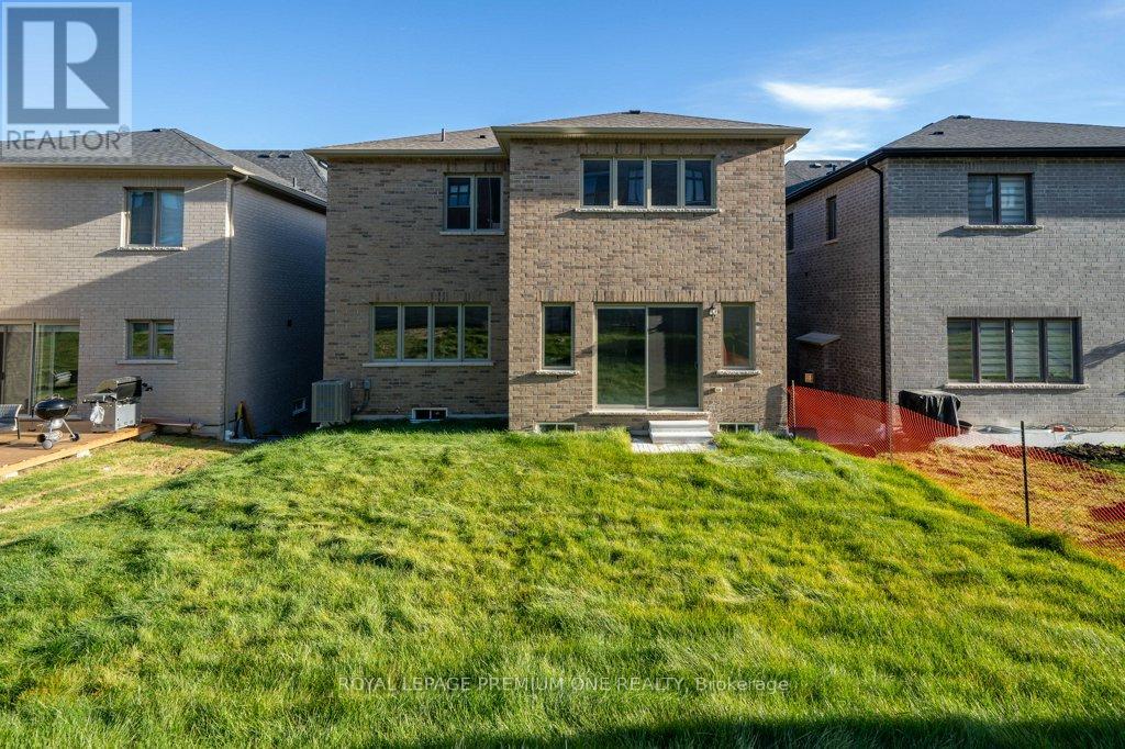 44 James Walker Avenue, Caledon, Ontario  L7C 1R5 - Photo 22 - W12830116