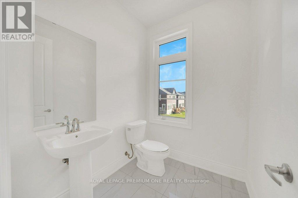 44 James Walker Avenue, Caledon, Ontario  L7C 1R5 - Photo 4 - W12830116