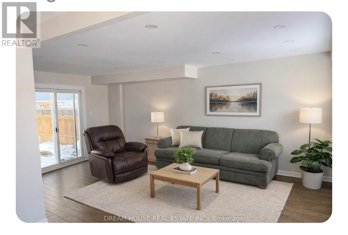 47 Rushmore Crescent, Brampton, Ontario  L6Z 1R1 - Photo 3 - W12820640