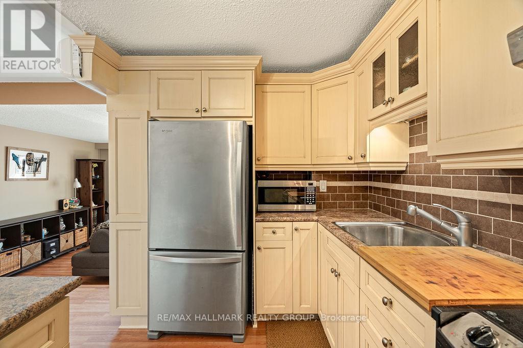 502 - 915 Elmsmere Road, Ottawa, Ontario  K1J 8H8 - Photo 11 - X12830182