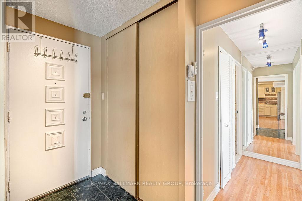 502 - 915 Elmsmere Road, Ottawa, Ontario  K1J 8H8 - Photo 5 - X12830182