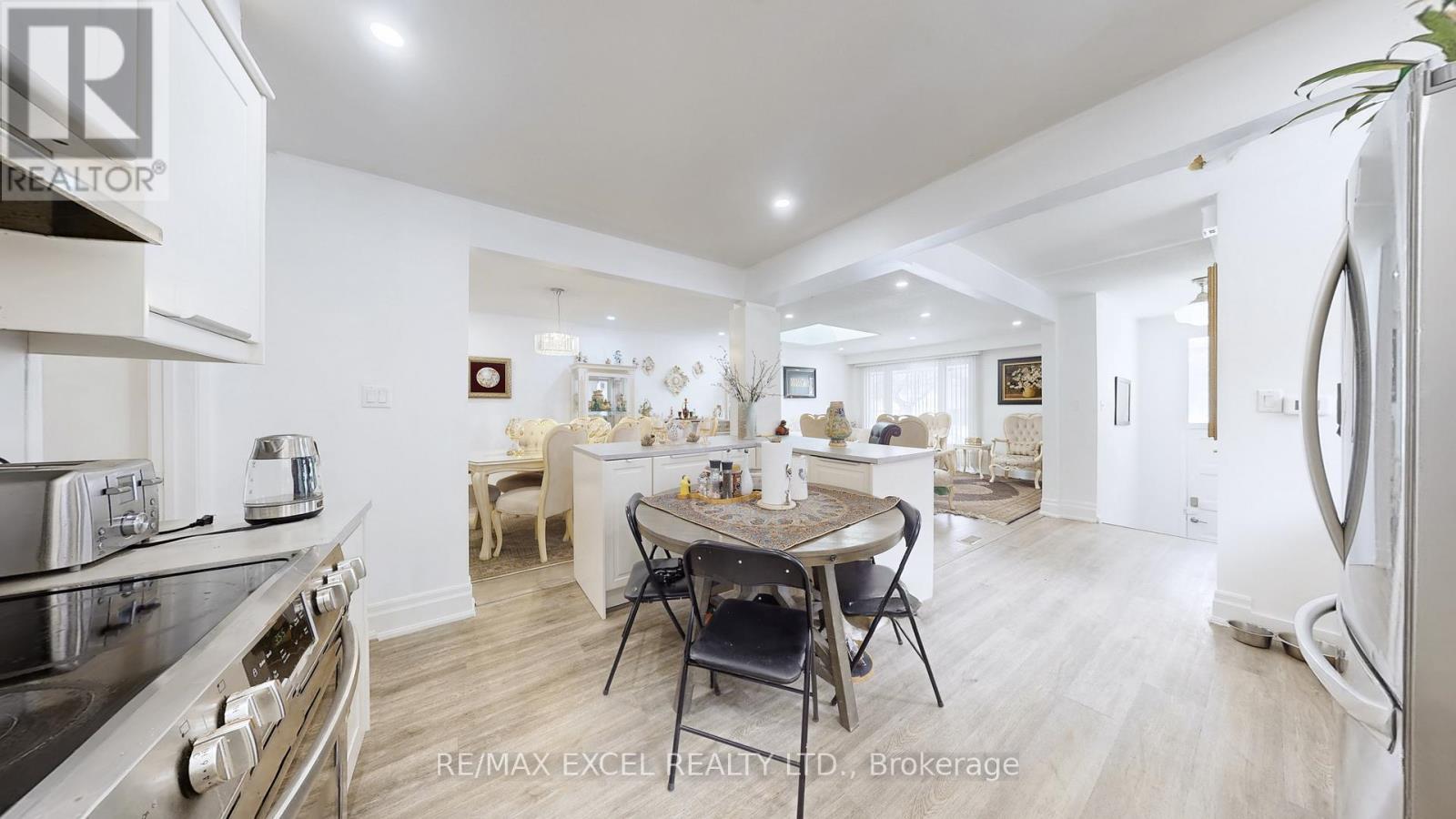 19 Clancy Drive, Toronto, Ontario  M2J 2V7 - Photo 11 - C12830120