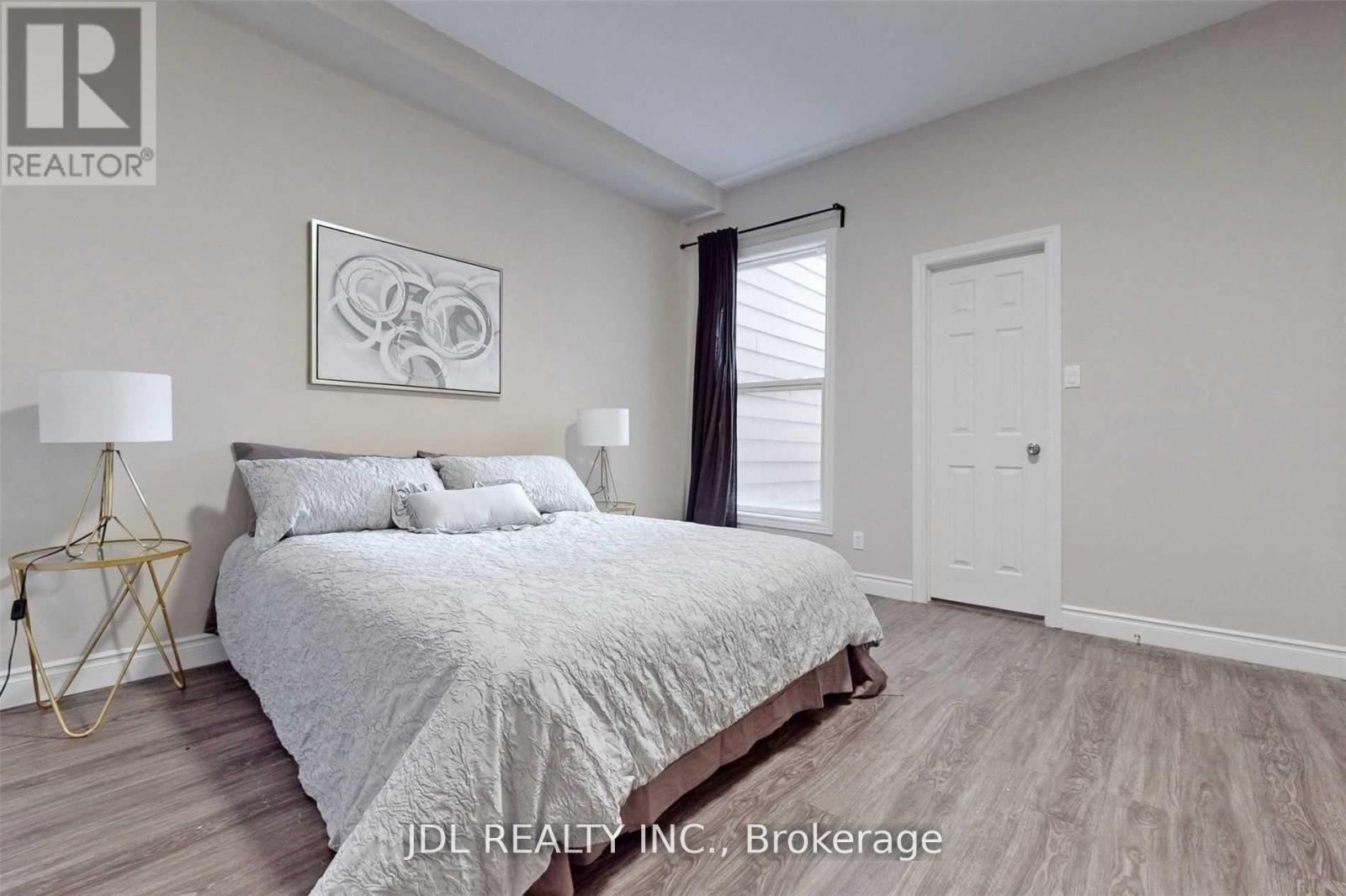 216 Mc Caul Street, Toronto, Ontario  M5T 1W5 - Photo 13 - C12830132