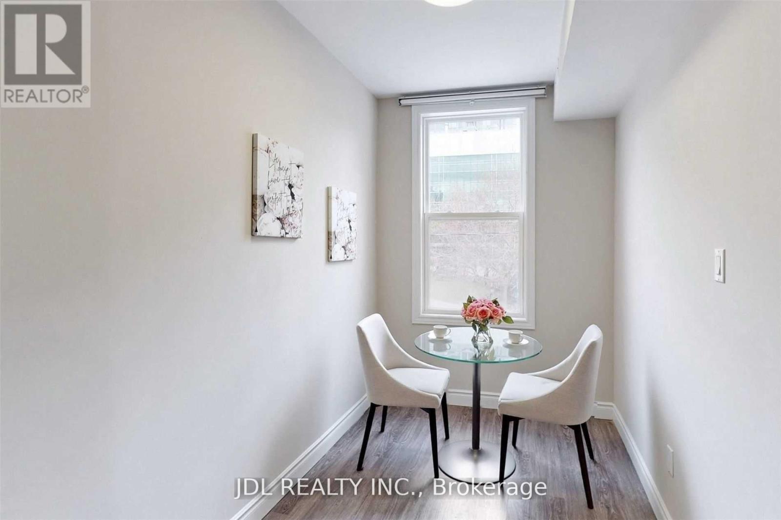 216 Mc Caul Street, Toronto, Ontario  M5T 1W5 - Photo 17 - C12830132