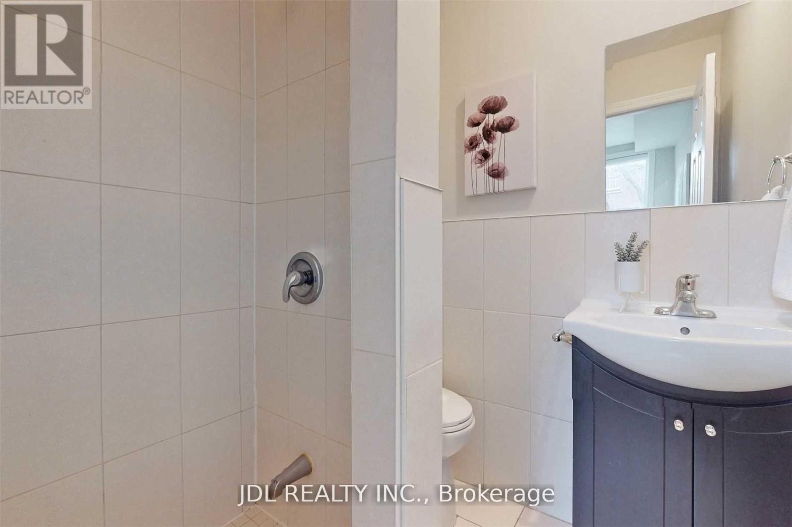 216 Mc Caul Street, Toronto, Ontario  M5T 1W5 - Photo 26 - C12830132