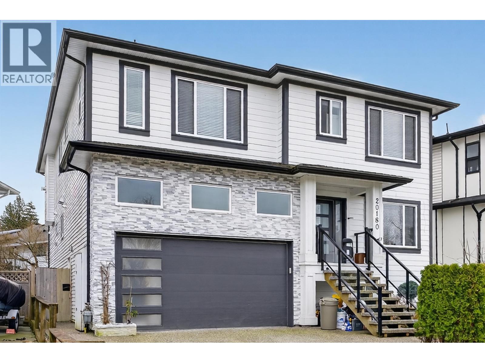 20180 Stanton Avenue, Maple Ridge, British Columbia  V2X 0E4 - Photo 2 - R3086455