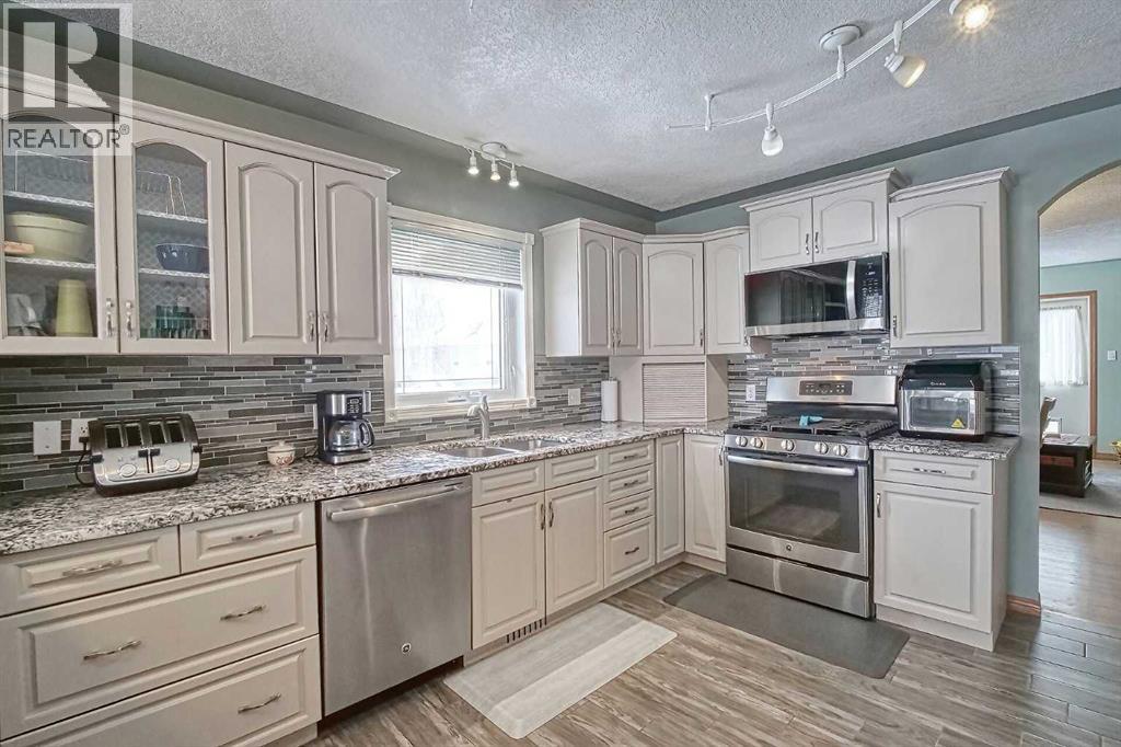 1701 Mossip Avenue, Crossfield, Alberta  T0M 0S0 - Photo 8 - A2289649