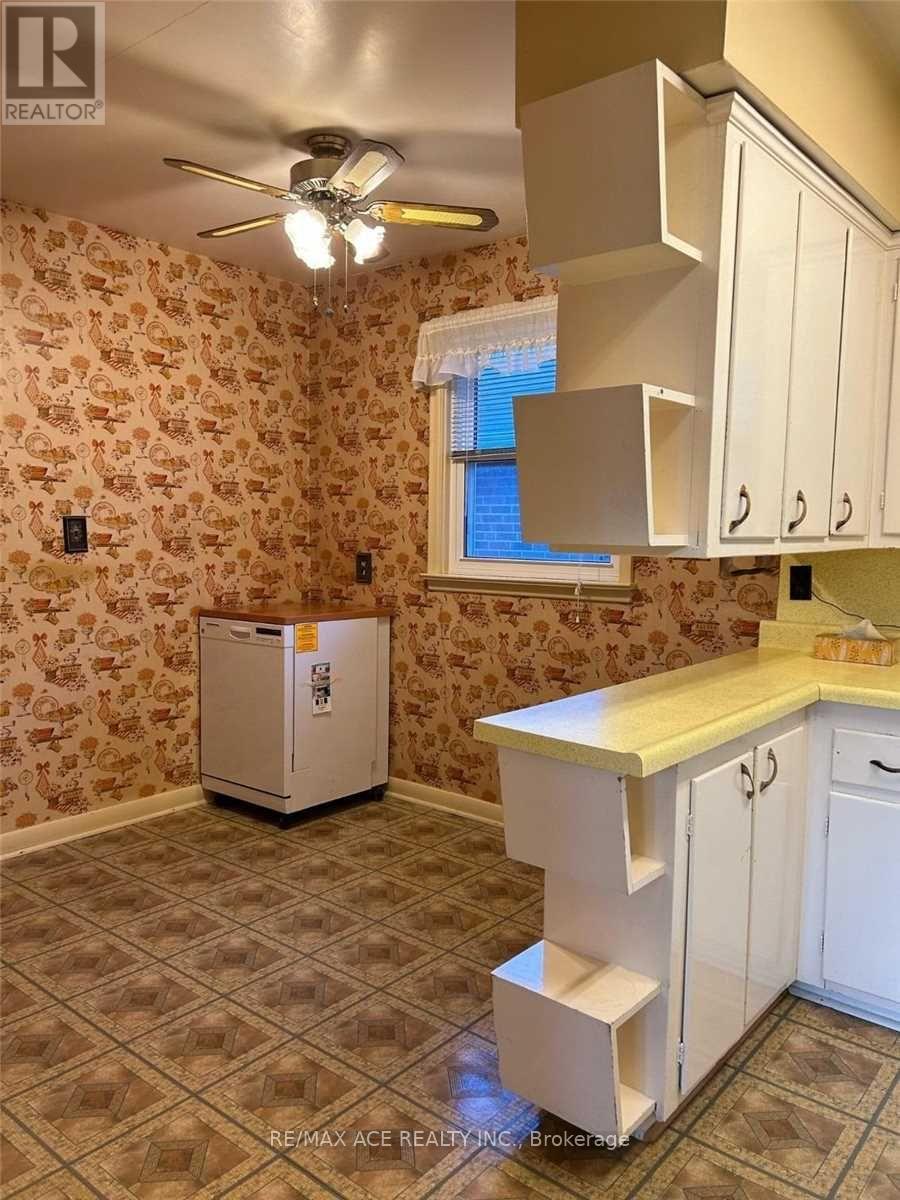 Main - 129 Confederation Drive, Toronto (Woburn), Ontario  M1G 1A4 - Photo 4 - E12830156