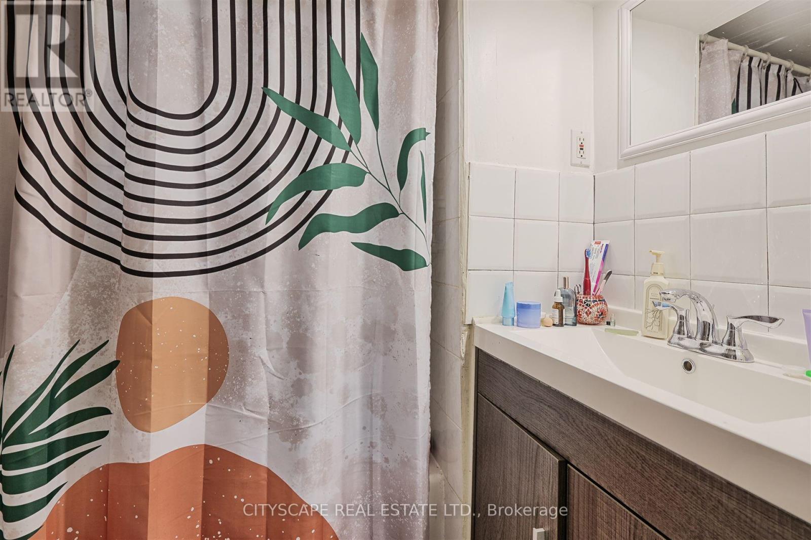 193 Coxwell Avenue, Toronto, Ontario  M4L 3B4 - Photo 5 - E12830184