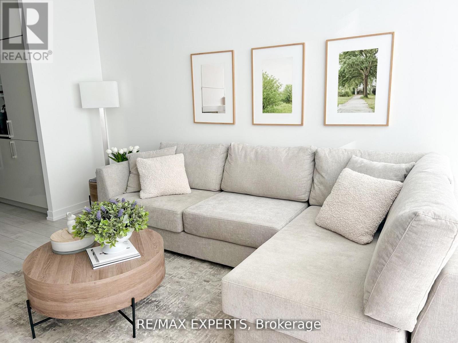 Th05 - 9 Buttermill Avenue W, Vaughan, Ontario  L4K 0M5 - Photo 12 - N12830122