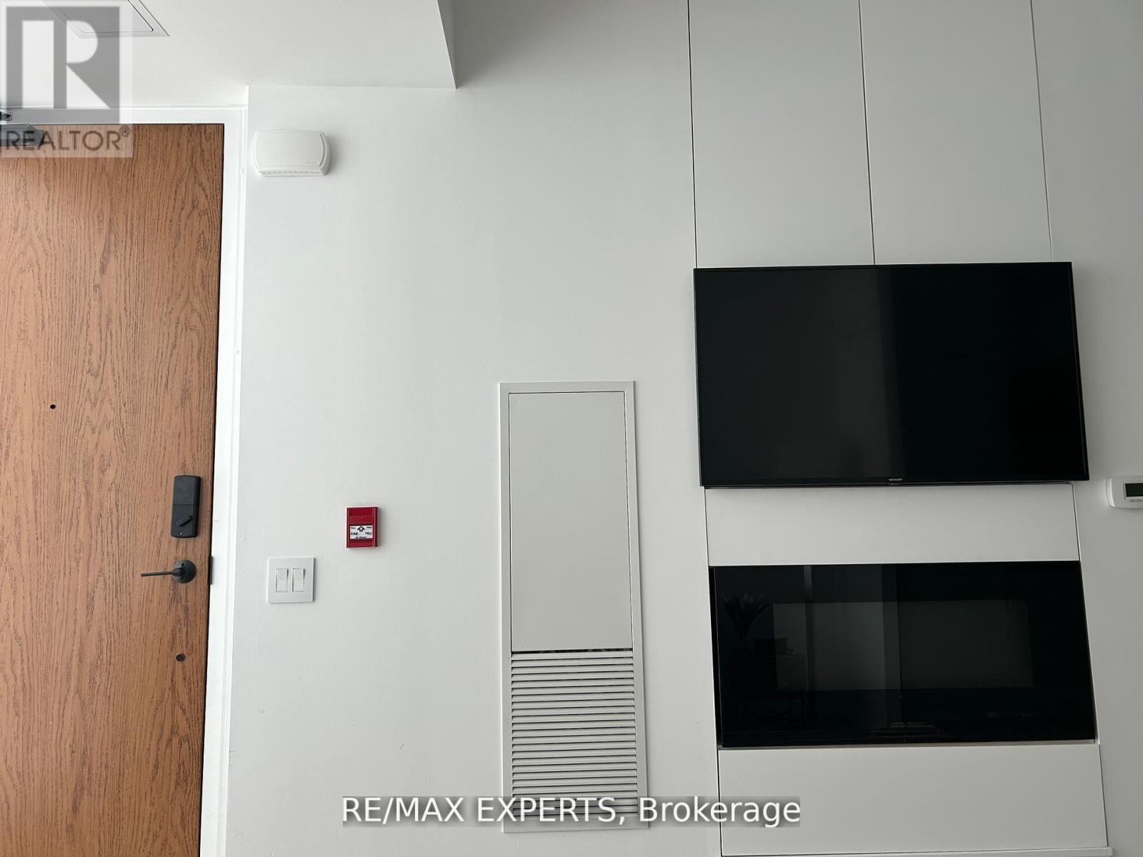 Th05 - 9 Buttermill Avenue W, Vaughan, Ontario  L4K 0M5 - Photo 15 - N12830122