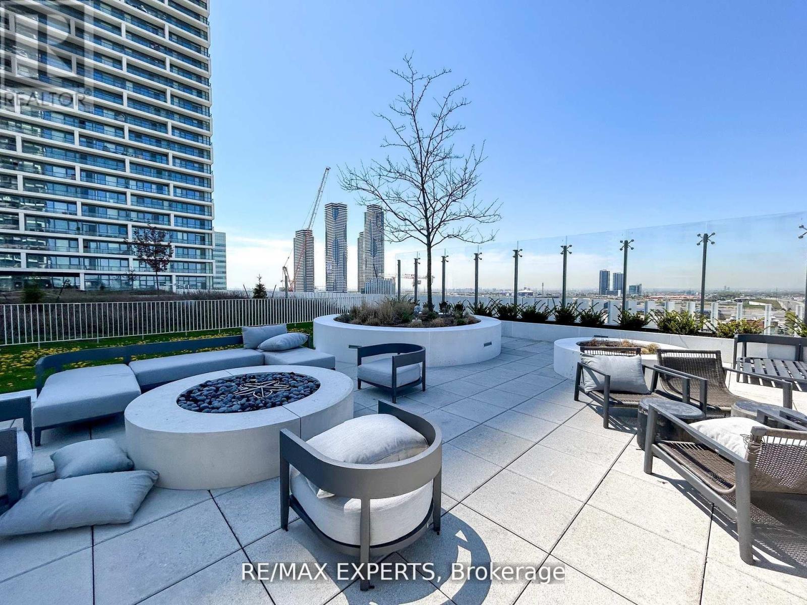 Th05 - 9 Buttermill Avenue W, Vaughan, Ontario  L4K 0M5 - Photo 25 - N12830122