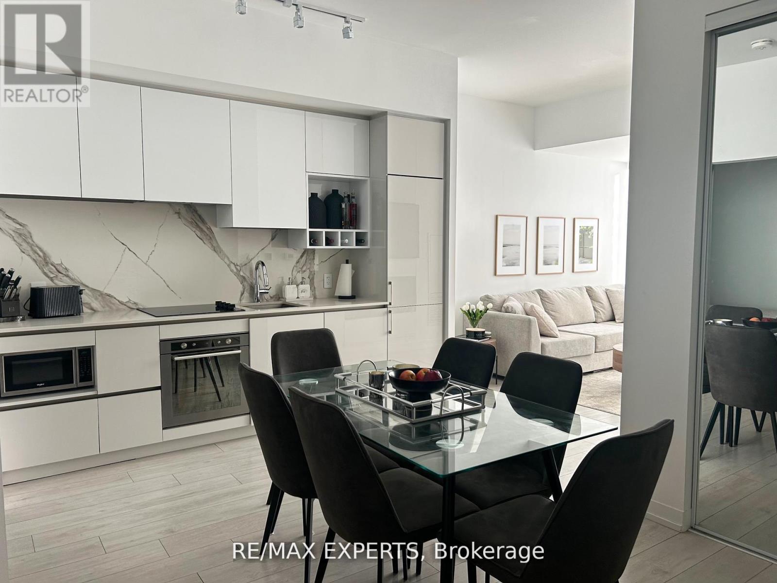 Th05 - 9 Buttermill Avenue W, Vaughan, Ontario  L4K 0M5 - Photo 5 - N12830122