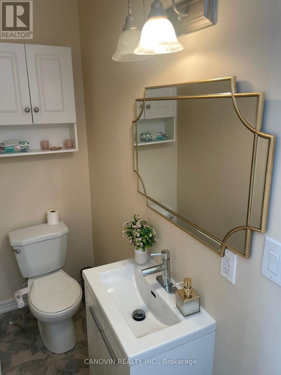 17 Waldron Crescent, Richmond Hill, Ontario  L4E 4A3 - Photo 15 - N12830140