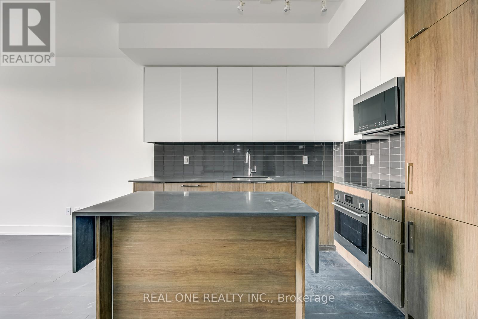 911 - 2489 Taunton Road, Oakville, Ontario  L6H 3R9 - Photo 4 - W12830168