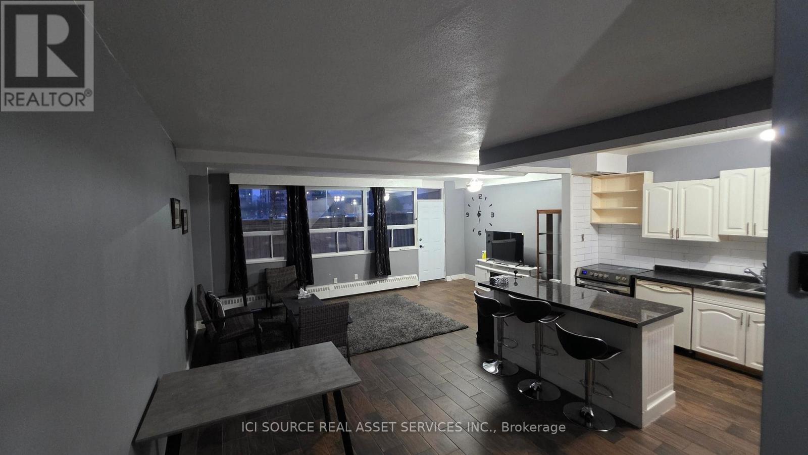 21 - 15 Nicklaus Drive, Hamilton, Ontario  L8K 5J5 - Photo 1 - X12830170