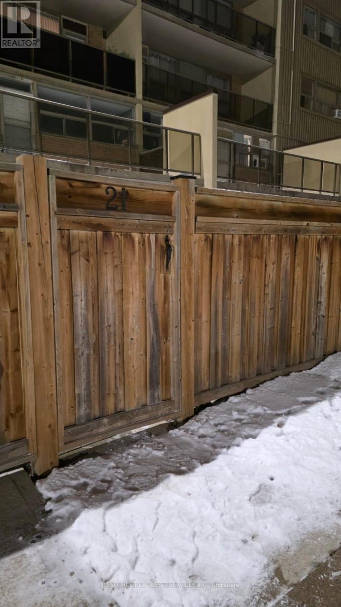 21 - 15 Nicklaus Drive, Hamilton, Ontario  L8K 5J5 - Photo 19 - X12830170